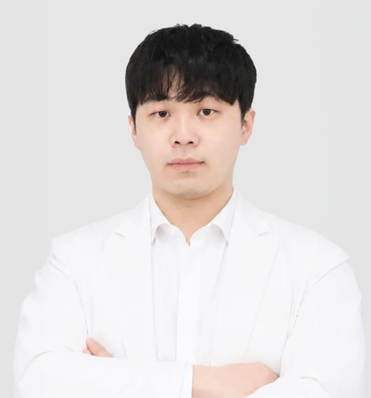 강현욱원장님프로필